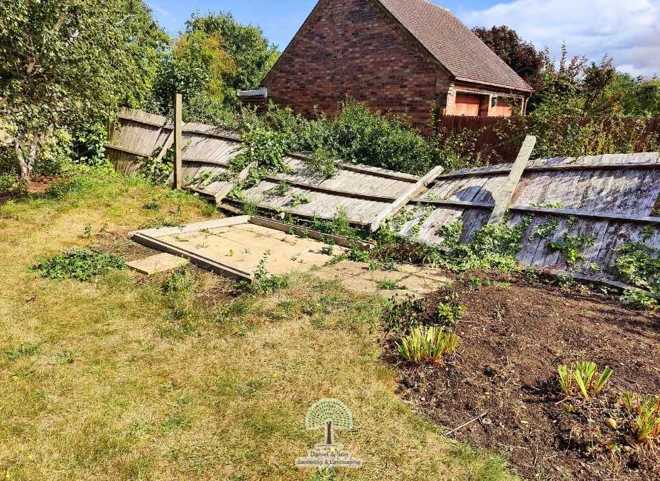 New closeboard fencing installation with concrete posts and gravel boards, enhancing garden privacy and security. 